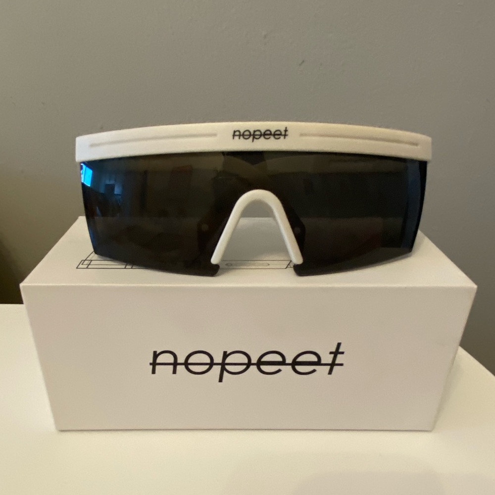 Nopeet White Shield Sporty Sunglasses Unisex